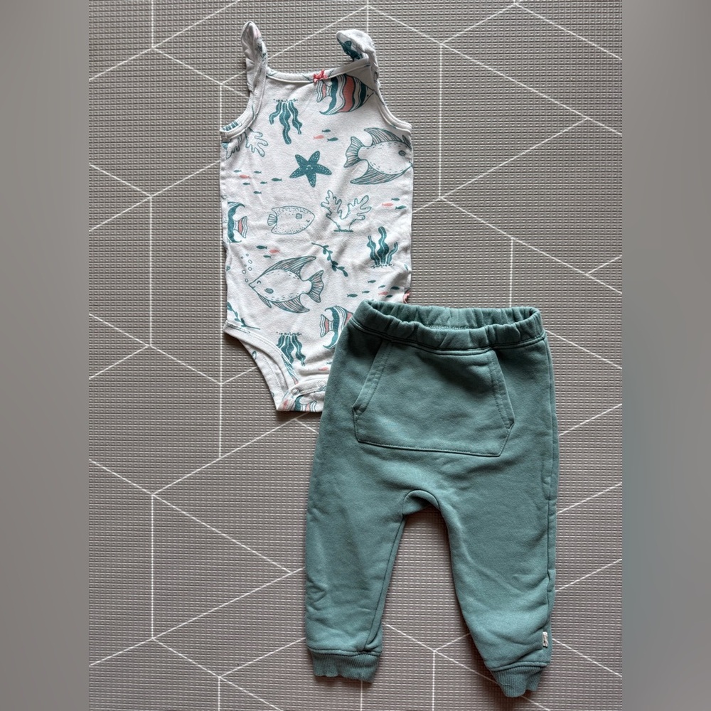 Easy Peasy|Baby girl Cute Sea Life sleeveless Bodysuit & soft joggers•Novelty